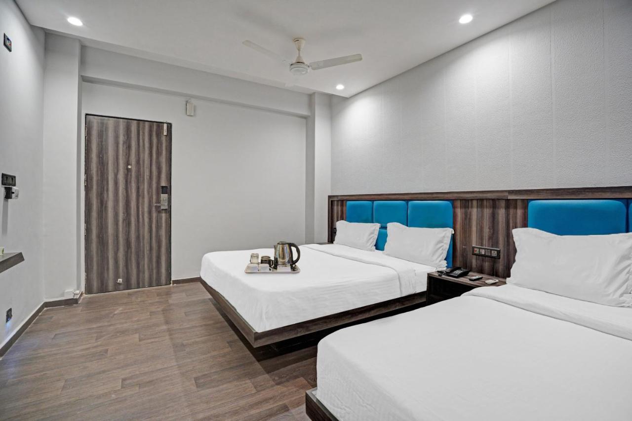 Super Oyo Townhouse 639 Hotel Citadel 2 Surat Esterno foto